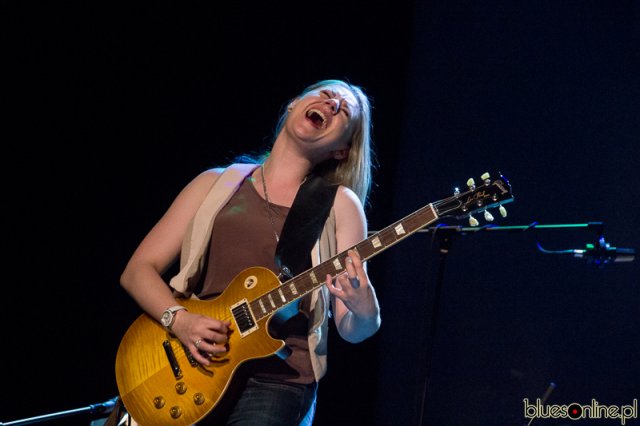 Joanne Shaw Taylor at Bluestracje 2013 (8)